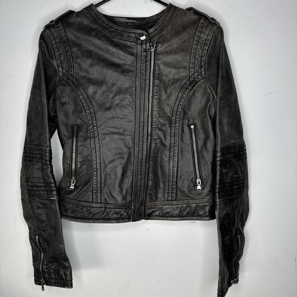 Black Rivet Women's Black leather jacket with zipper detailing